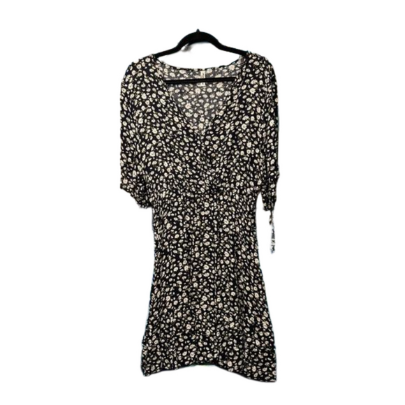 ePretty Dresses & Skirts - ePretty XL Black Dress with Daisy Print and Peek-A-Boo Sleeves - Preloved